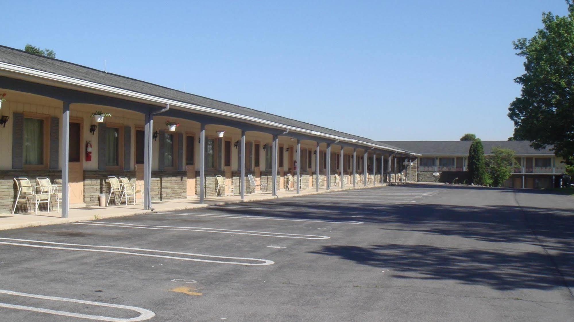 Travelodge By Wyndham Strasburg/Lancaster Amish Country Exterior photo