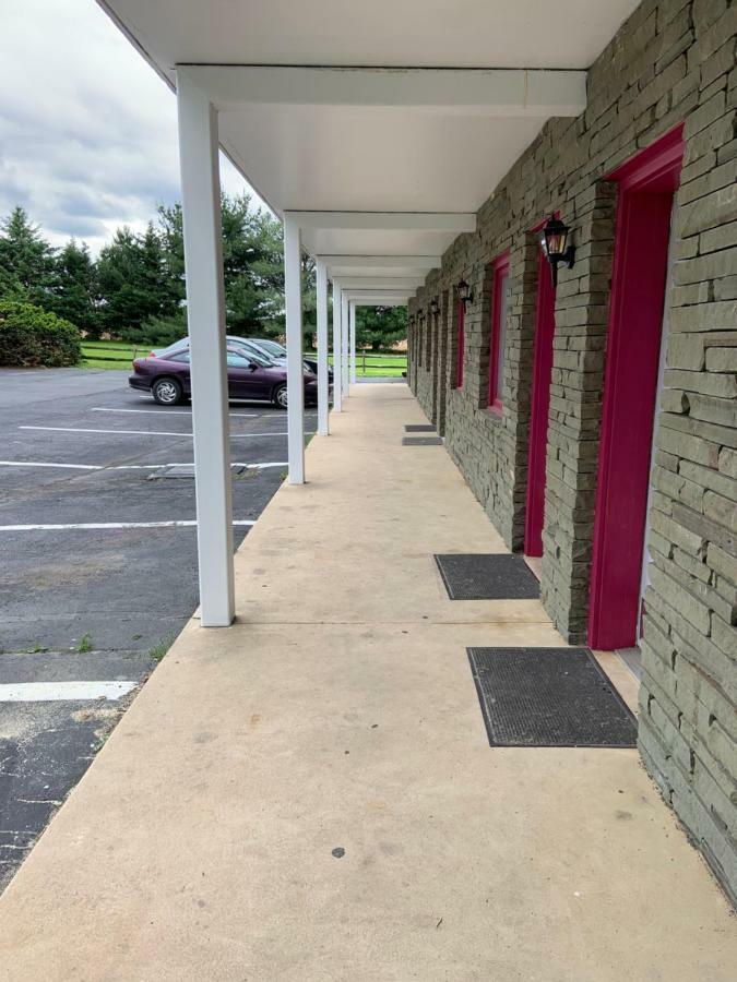 Travelodge By Wyndham Strasburg/Lancaster Amish Country Exterior photo