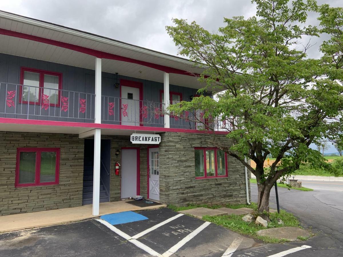 Travelodge By Wyndham Strasburg/Lancaster Amish Country Exterior photo