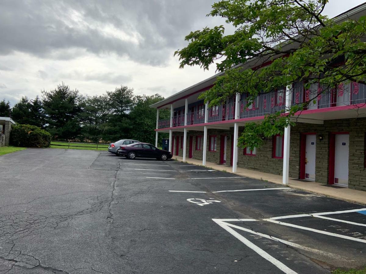 Travelodge By Wyndham Strasburg/Lancaster Amish Country Exterior photo